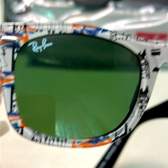 SPECIAL SERIES #8 Ray Ban Wayfarer London Print EUC - Picture 10 of 16